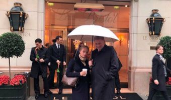 Лиза Пескова в Париже вспомнила ОМОН и печень оппозиции: мой папа был прав